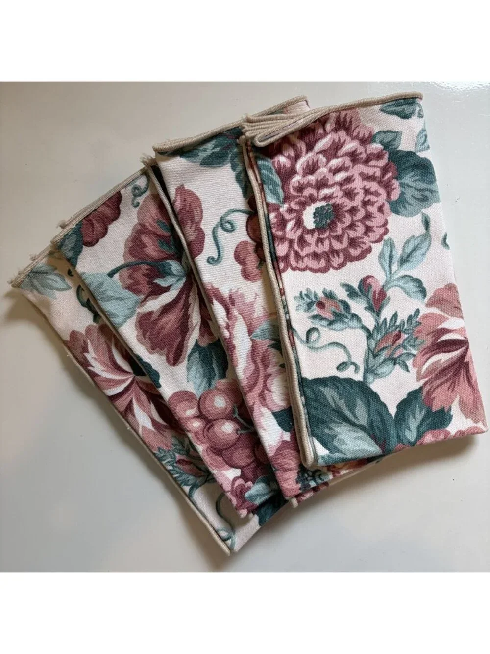 Set 4 Floral Rose Print Cloth Napkins Pink Green Vintage 90s Pastel Cottagecore